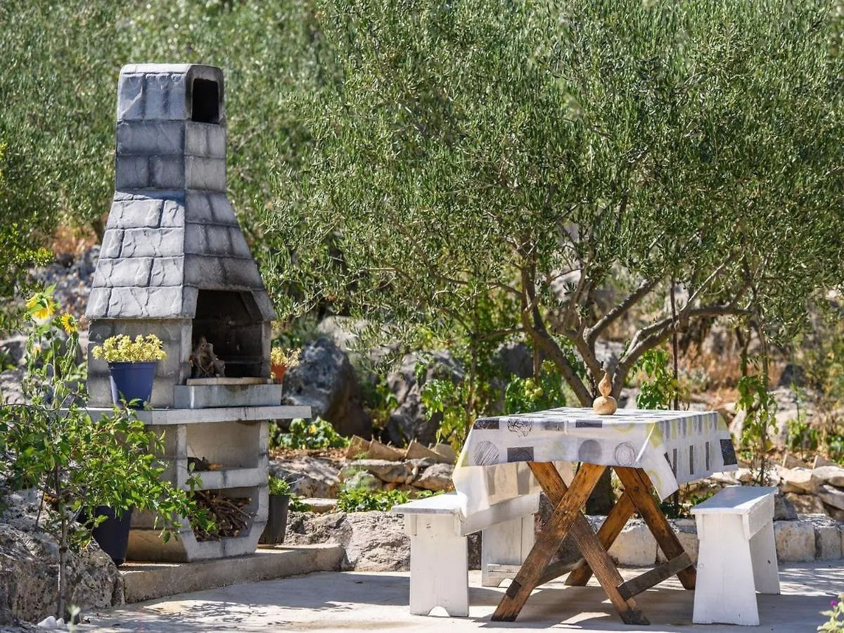 Apartments Beba - Peaceful Location Trogir Pensjonat