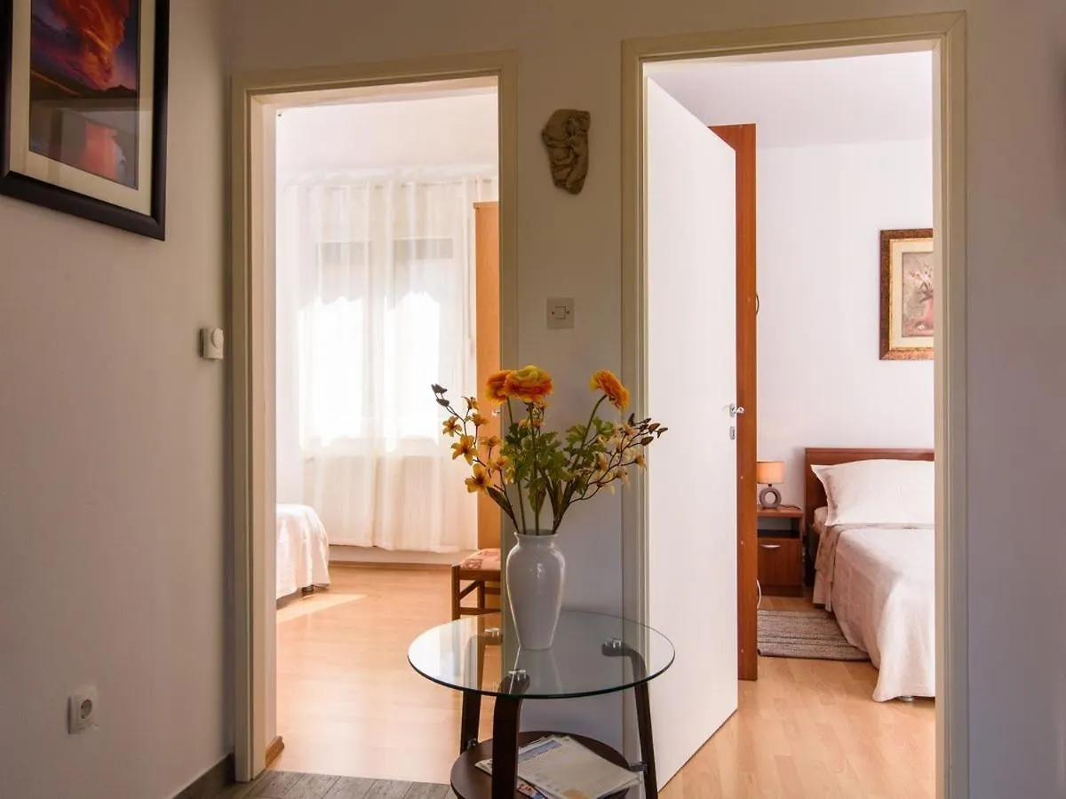 Apartments Beba - Peaceful Location Trogir Guest house