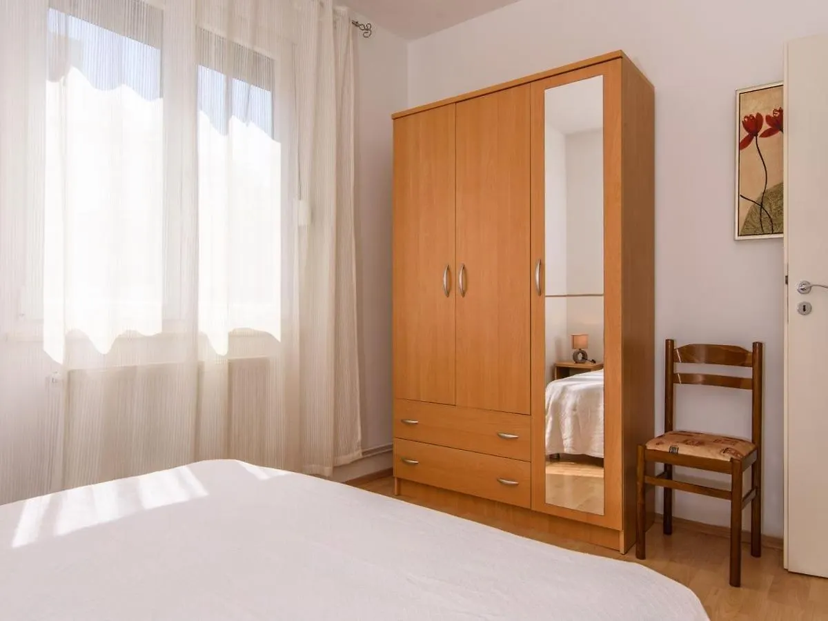 Guest house Apartments Beba - Peaceful Location Trogir